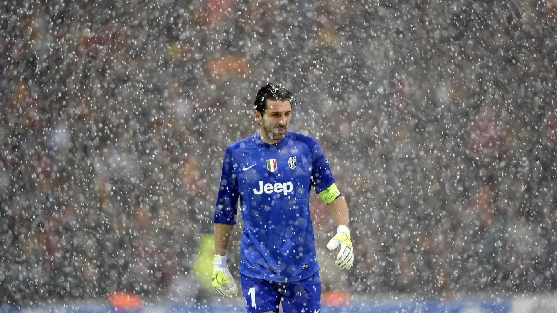 德甲裁判使用语义模型识别“潜在挑衅性语言”的警告机制